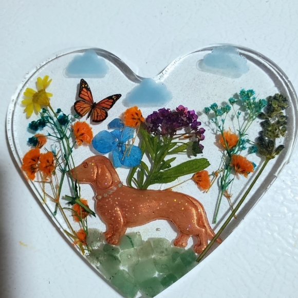 Resin Pressed Flower Heart Shaped Catcher/Ornament - Picture 6 of 6